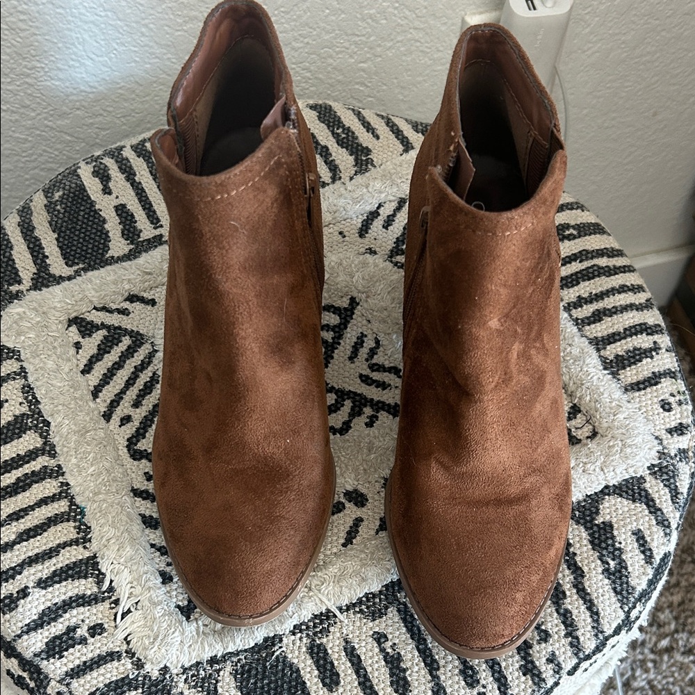 Cityclassified Chestnut Ankle Booties